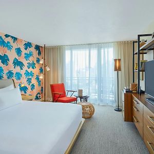 Deluxe Room 1 King Bed Balcony